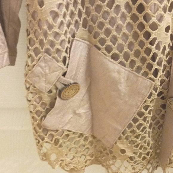 Onque Casuals PM Tan PeekaBoo Top/Blouse/Tunic Crochet Overlay Lagenlook… - Picture 5 of 10